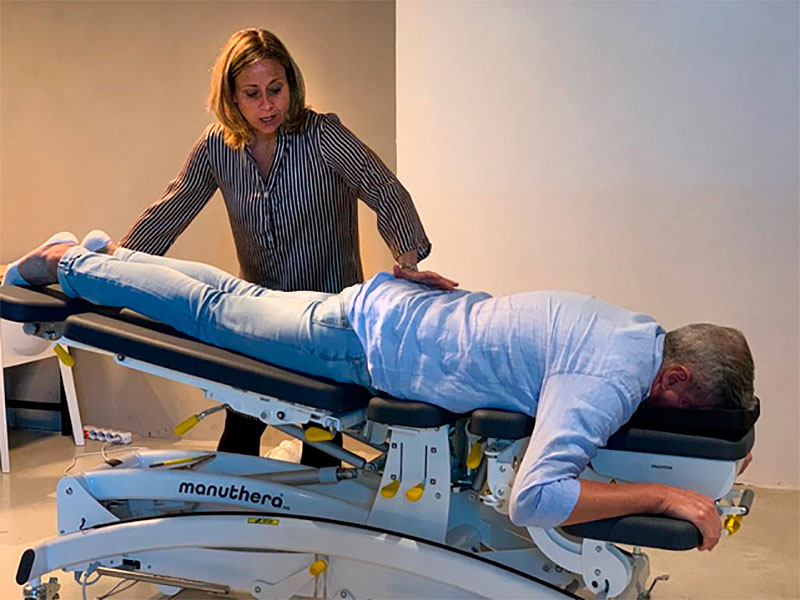 Chiropractie tafel kopen Manuthera 242 chirporactor behandeltafel lojer gymna